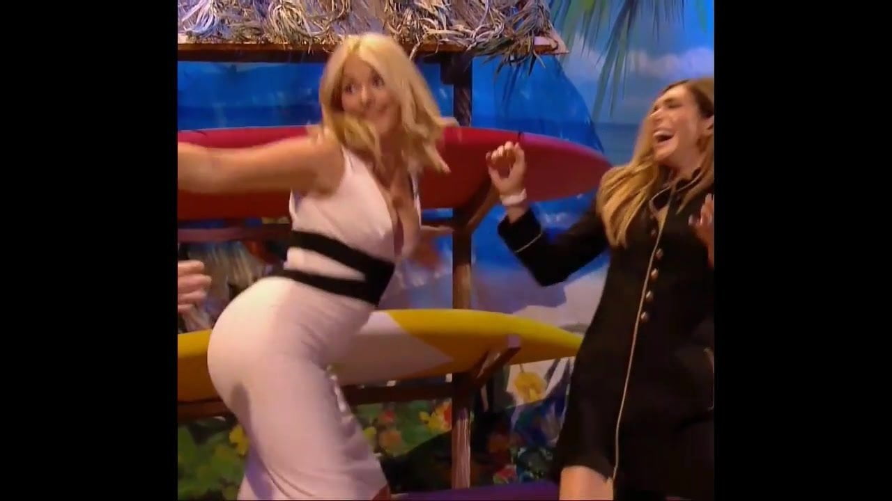 Trinity reccomend holly willoughby arse