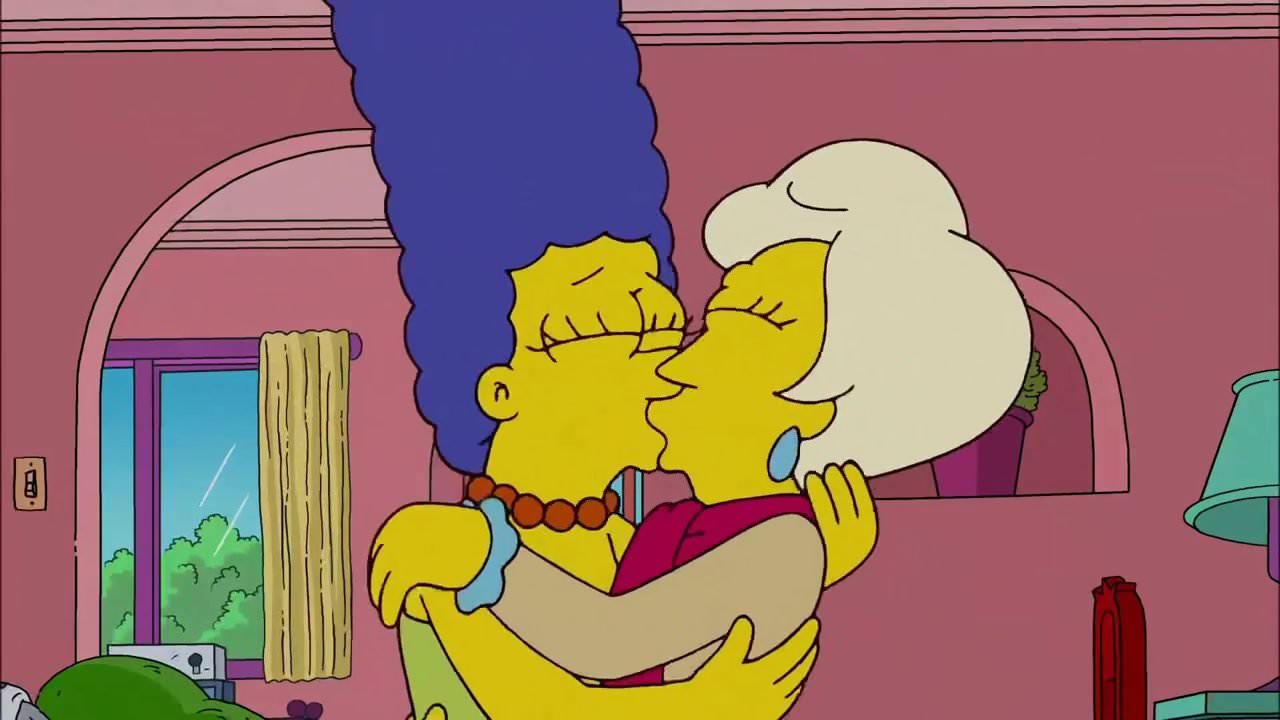 Simpsons lindsey naegle kiss marge