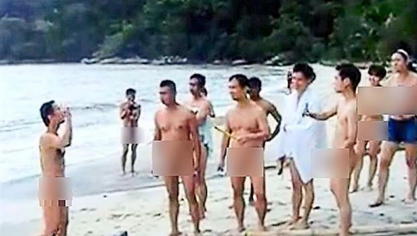 Hummer reccomend nude girls in singapore beach